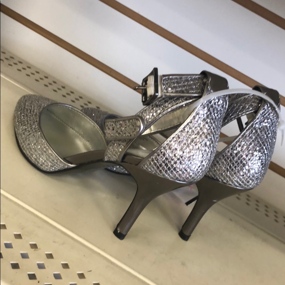 Marc fisher shoes 👠 - Picture 7 of 8